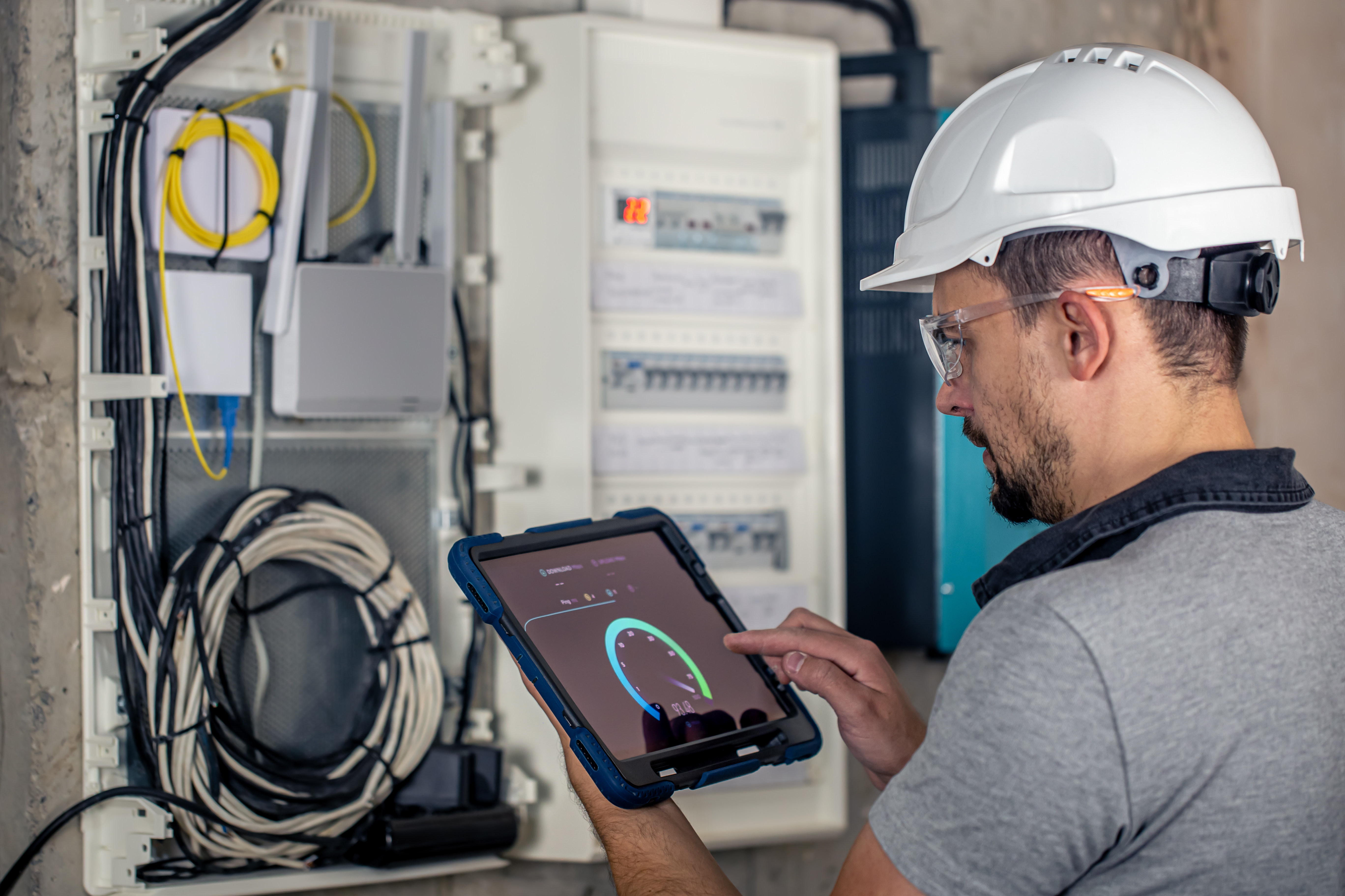 How to Choose the Right Electric Panel for Your Industry
